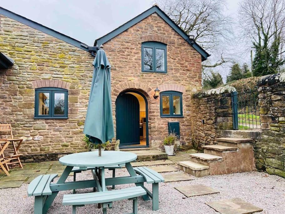 The Owl House Cottage Welsh Newton Common Exterior photo