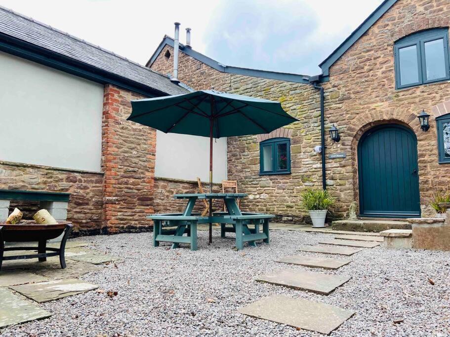 The Owl House Cottage Welsh Newton Common Exterior photo
